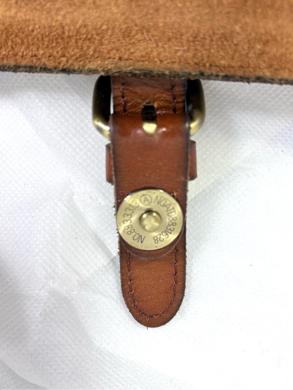 Patricia Nash London Smooth Leather Saddle Bag. Tan/Gold. - Picture 10 of 13